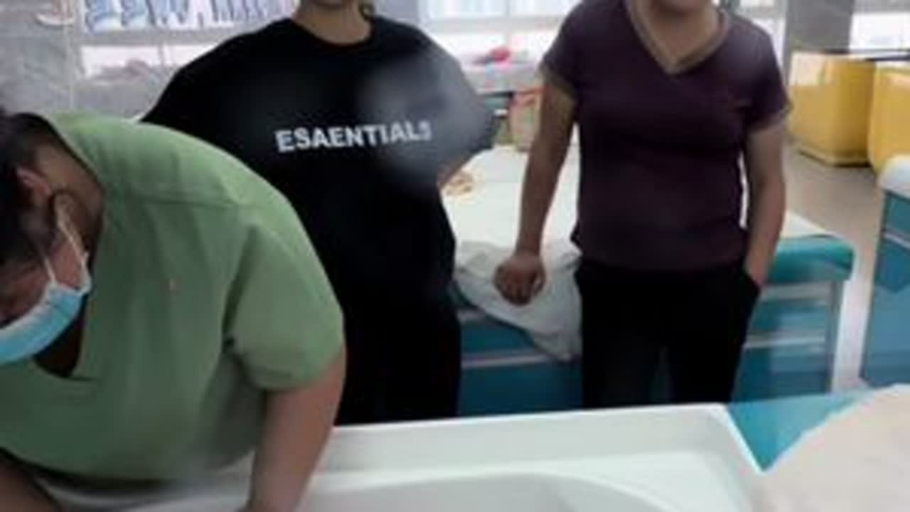 带着二宝去洗澡，妈妈和奶奶全程陪着，脸上洋溢着幸福的笑容… #记录日常生活 #平平淡淡小日子 #记录真实生活