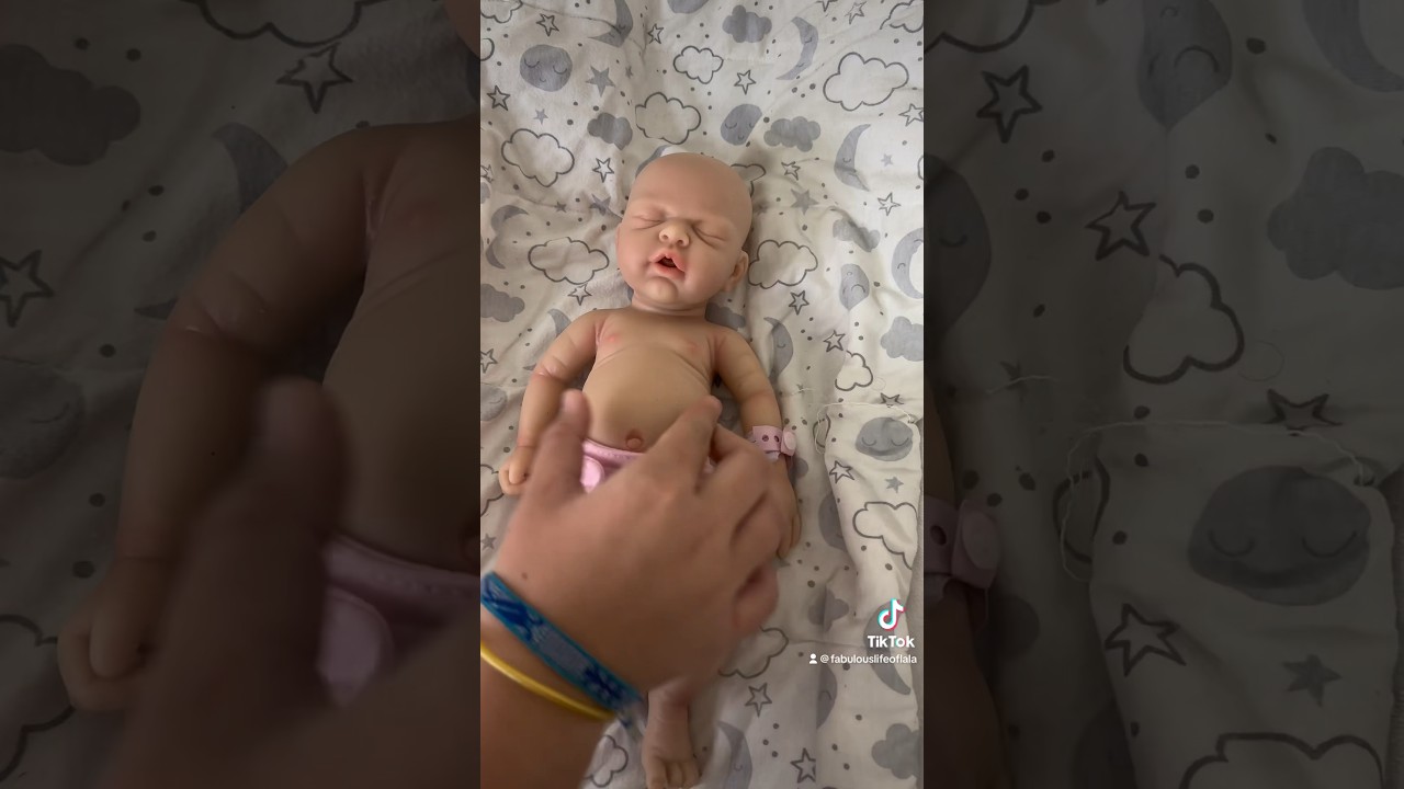 Mini silicone baby OOTD