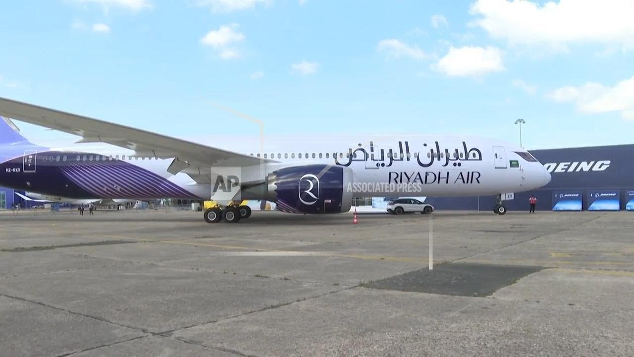 Boeing and Airbus target fuel efficiency - but tariff uncertainty and supply issues pose challenges