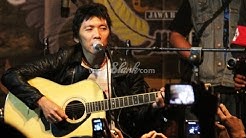 Bimbim Slank - Indonesiakan Una (Live Performance)  - Durasi: 4:57. 