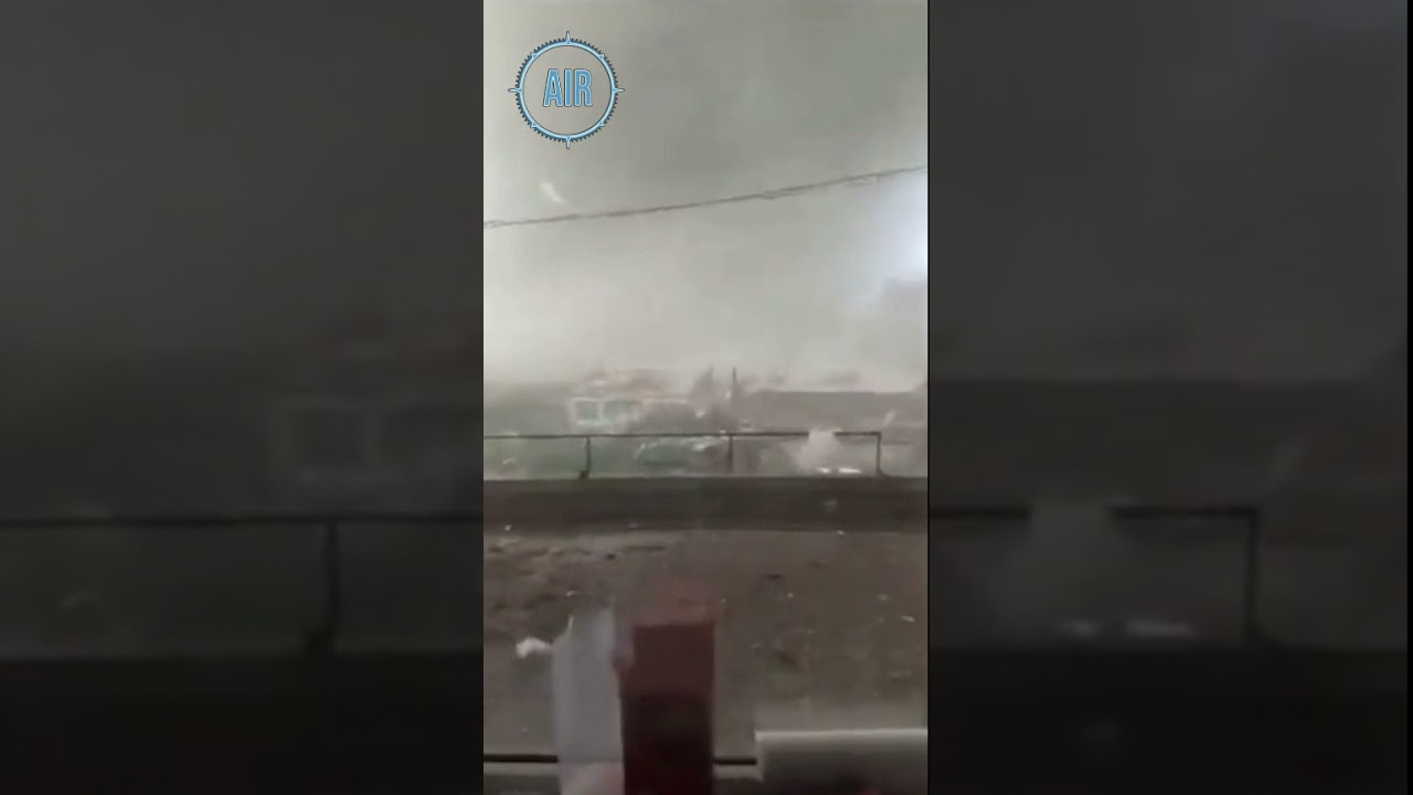 Scaring tornado footage in China | 