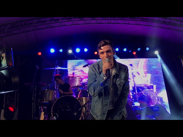 Lauv - Comfortable (Live) - Manila class=