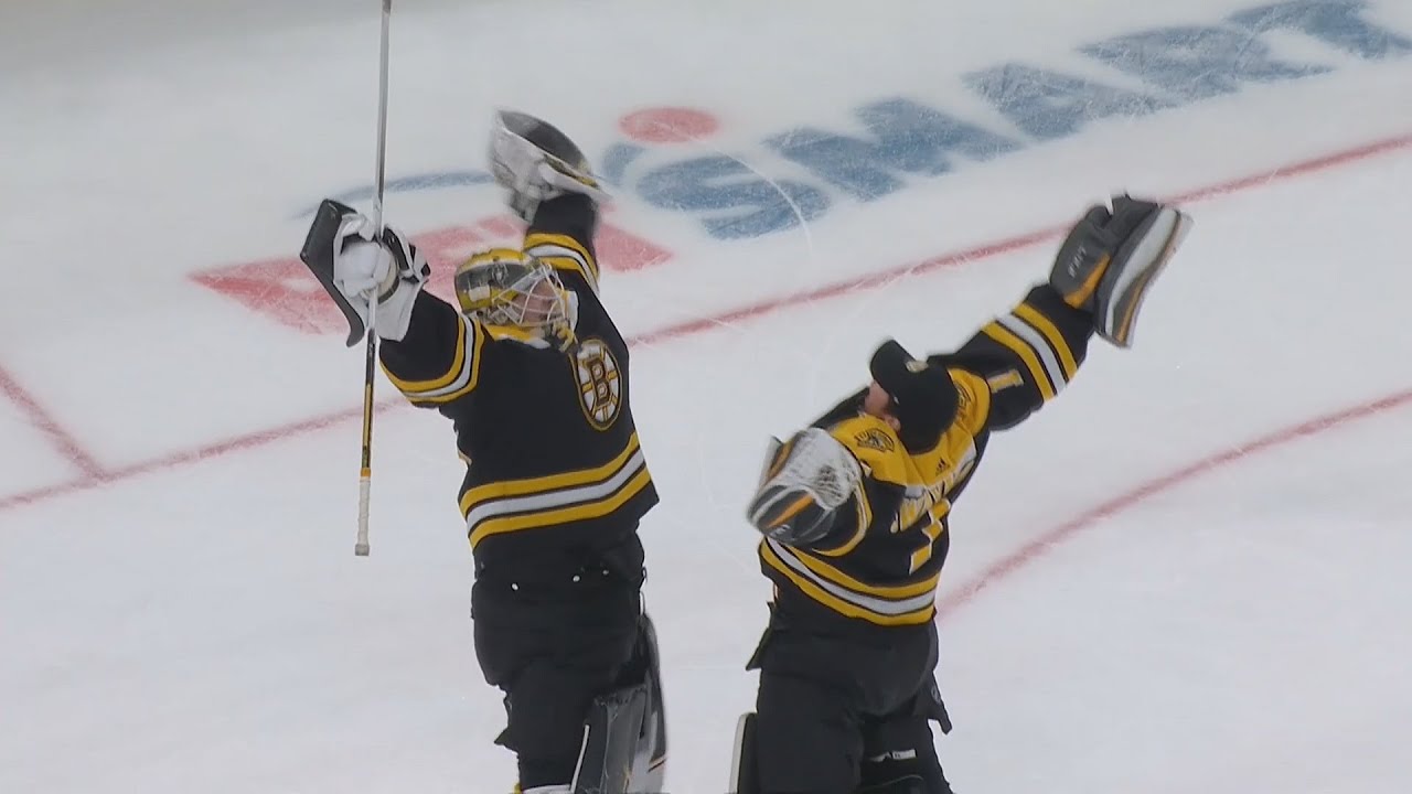Bruins goalie hug, explained: How Linus Ullmark, Jeremy Swayman's