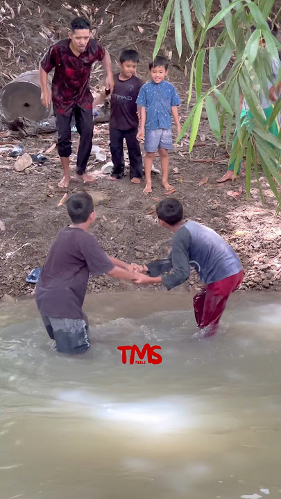 There's always something hehe #funny #laughingtype #comedy #entertainmentwarehouse #laughing #funny