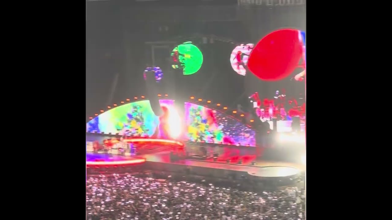 Coldplay - Adventure Of A Lifetime (LIVE) Singapore -26/1/2024