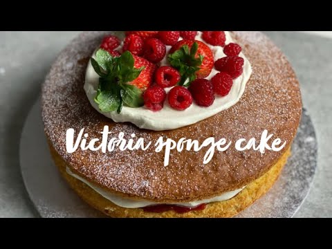 Homemade Delicious Victoria Sponge Cake | Strawberry Jam x Whip Cream Filling