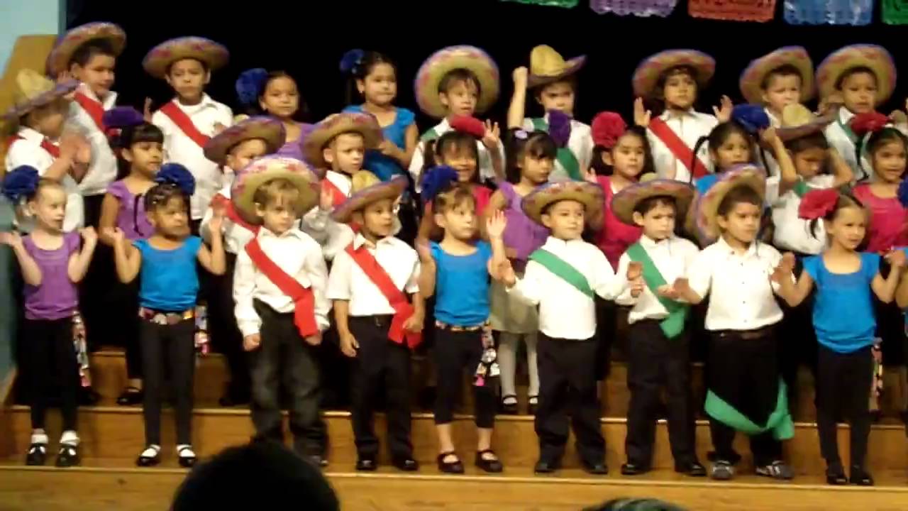 Harvard Elementary 2010 Pre-K Graduation Song 1.MOV