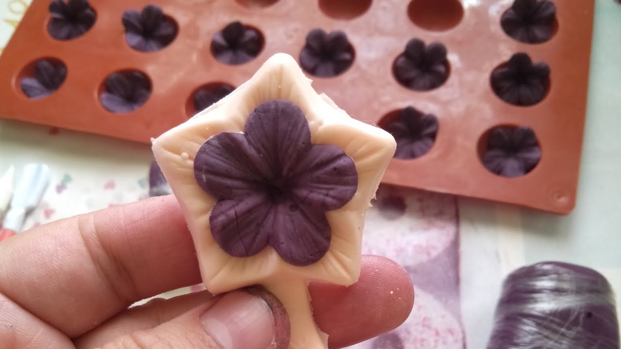 تحضيرات طلبيات العيد⁦🇩🇿⁩ أول نوع حلويات بديت بيه/جهزت الورد للمخبز