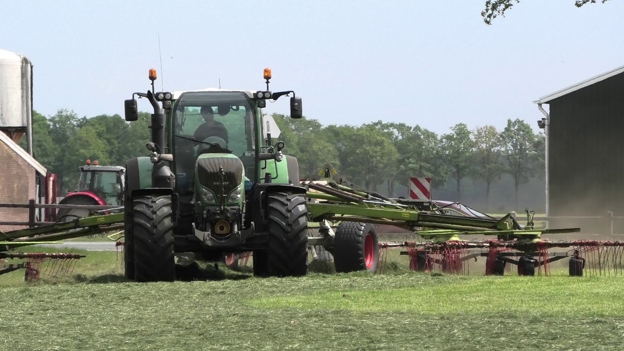 OP HOOIEN MET EEN FENDT 720 CLAAS LINER 3500