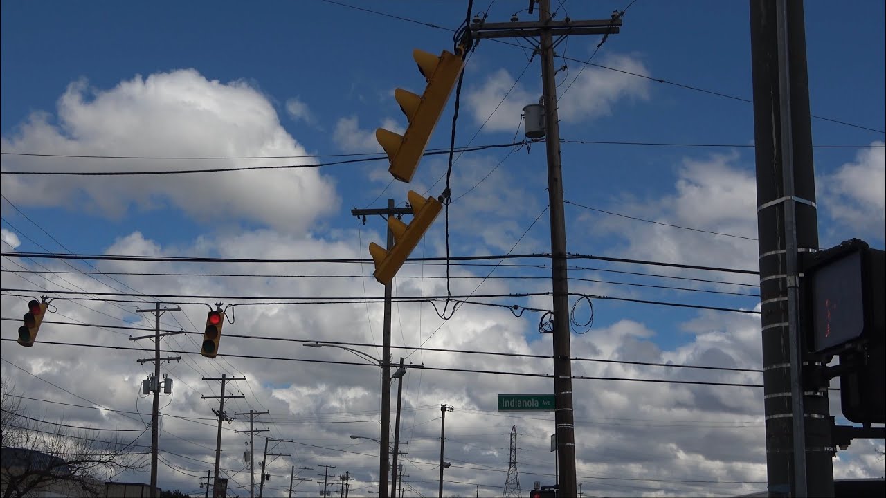 Traffic Lights Blowing Around in High Winds Columbus Ohio 3/25/23