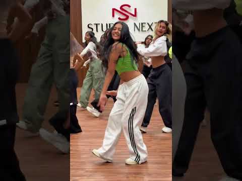 SIRRA ♥️🔥 ඔයාලත් එන්න අපේ Dancing Class එකට 0740301702 📩 #oshanliyanage #dance #sirra