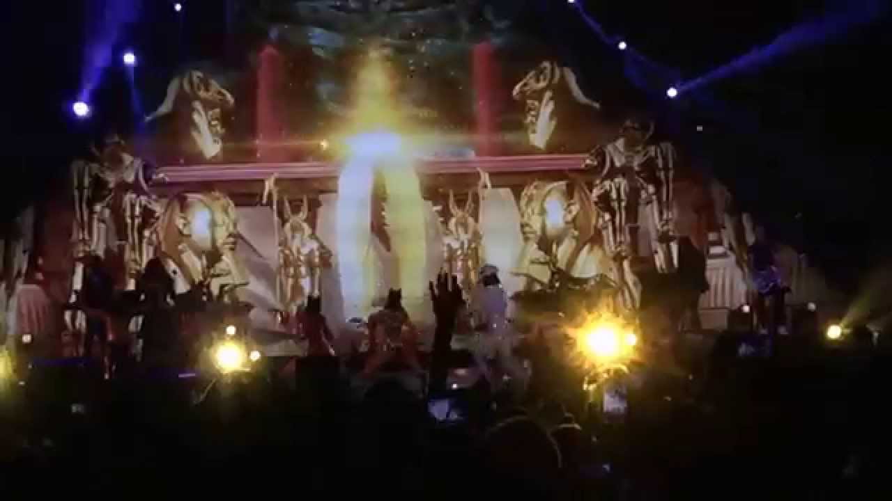 Katy PERRY - Dark Horse @Lyon @La Halle Tony Garnier on February, 20th 2015