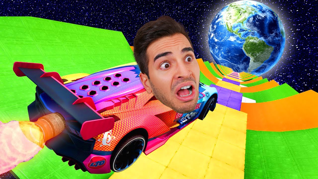 SALTO LA MEGA RAMPA CON L'AUTO PIÙ VELOCE DEL MONDO!!