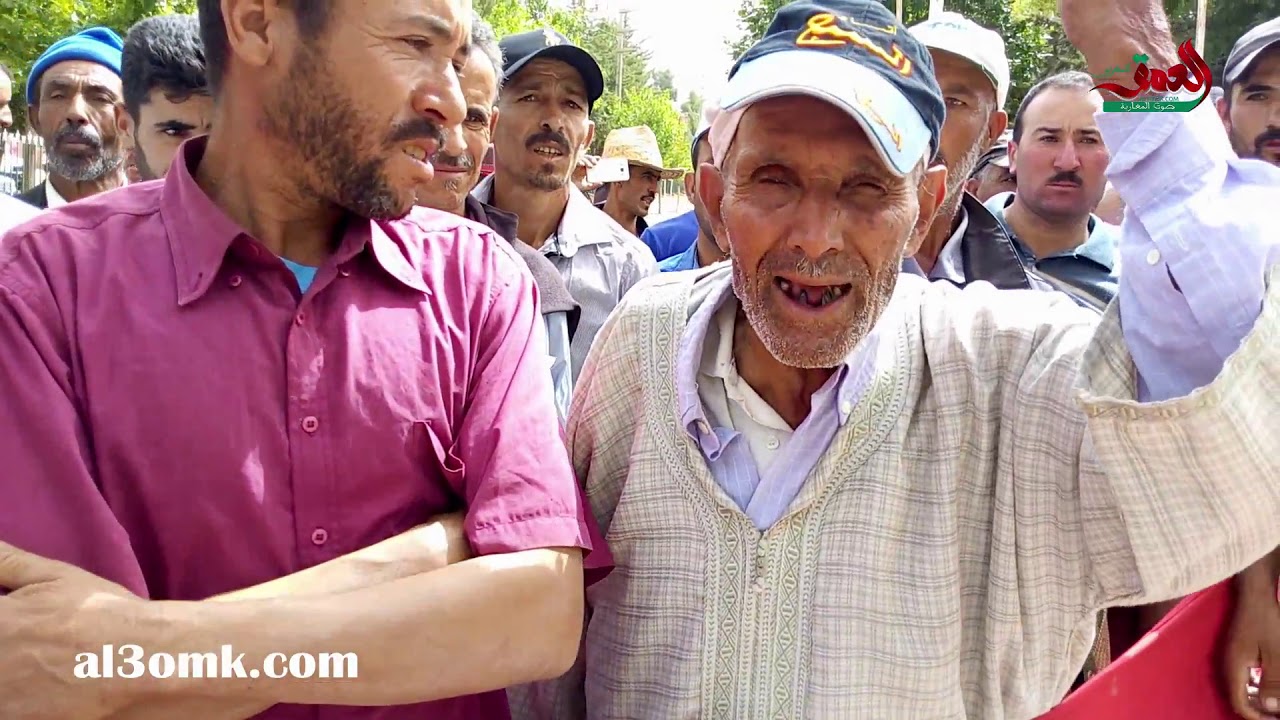 الهشاشة تدفع ساكنة بأزيلال للاحتجاج أمام مقر العمالة