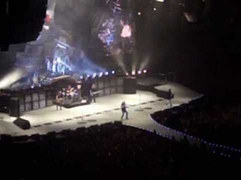 acdc bercy 27 02 09 hola intro rock n roll train - YouTube