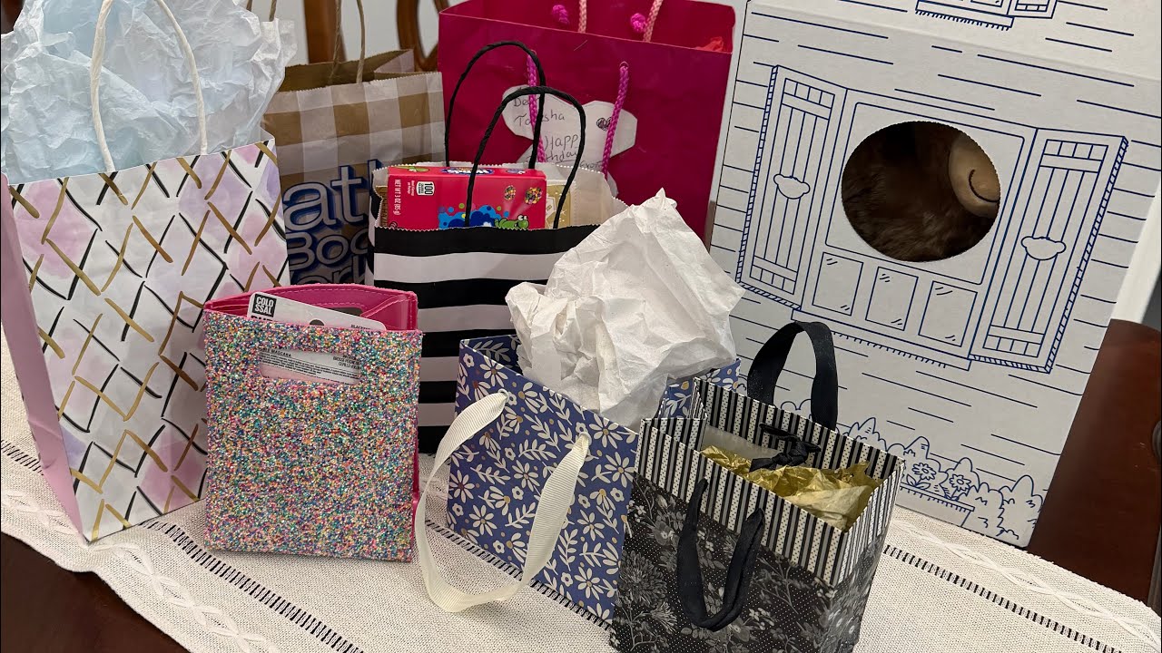 Birthday Gifts Unboxing 🎁🎉🥰 