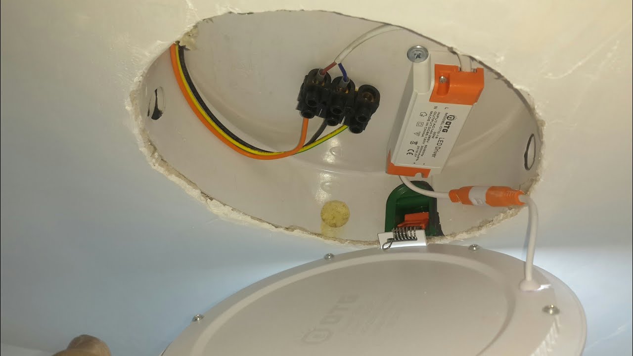 نموذج لتشطيب وربط غرفة كهربائيا، 