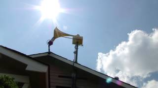 6/20/2012 Thunderbolt 1000T + Model 2 Siren Test (alternate angle)
Siren fires up at 1:57. Sorry about the huge uncut footage at the beginning.
Video from back on 6/2/2012 of my Federal Signal Thunderbolt siren running a full test along with the Model 2. 6/20/2012 Thunderbolt 1000T + Model 2 Siren Test (alternate angle)