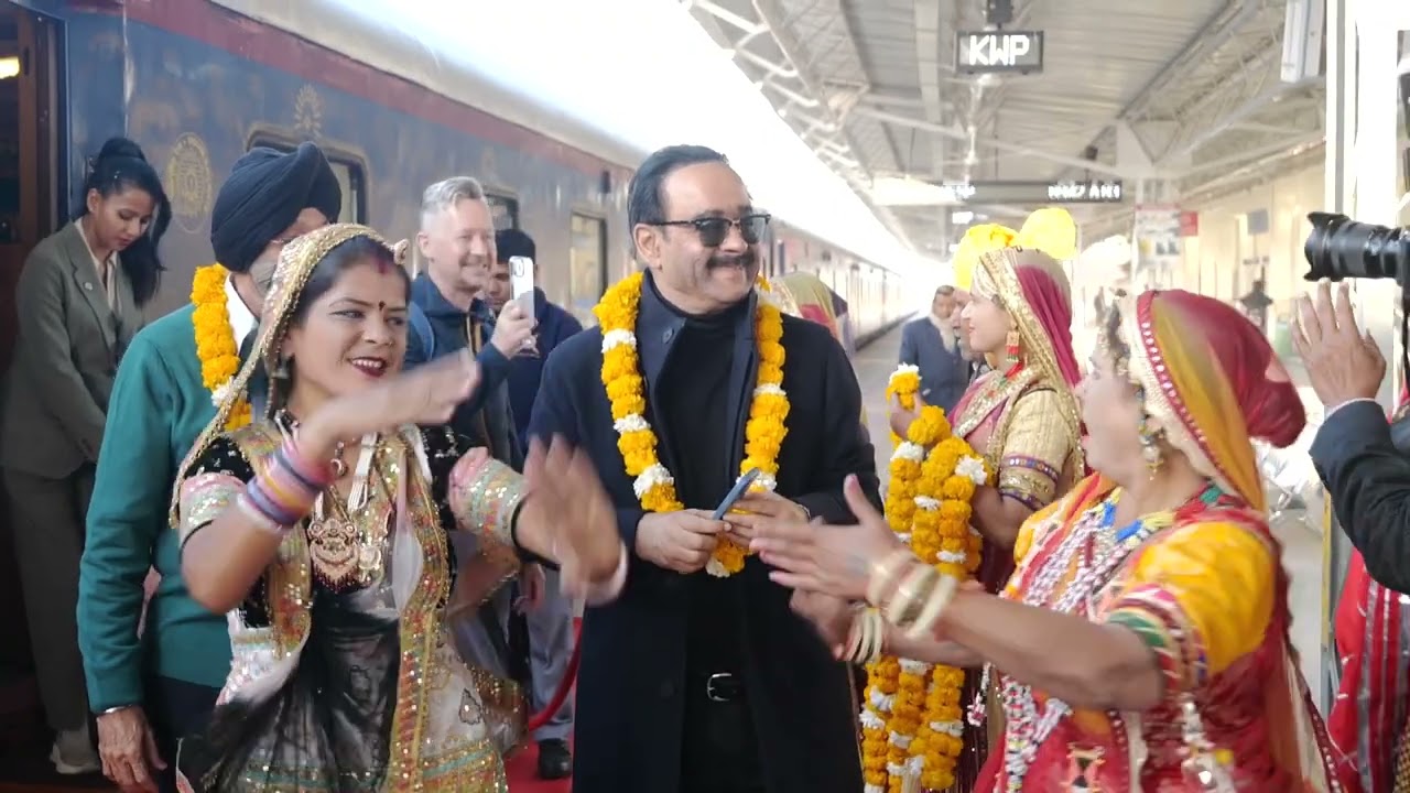Deccan Odyssey Guests Welcome at Station | Luxury train India | 