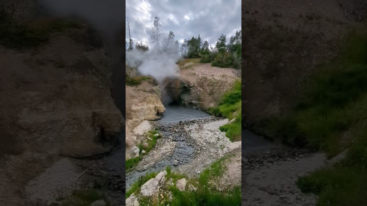 Dragon's Mouth Spring @YellowstoneNationalPark