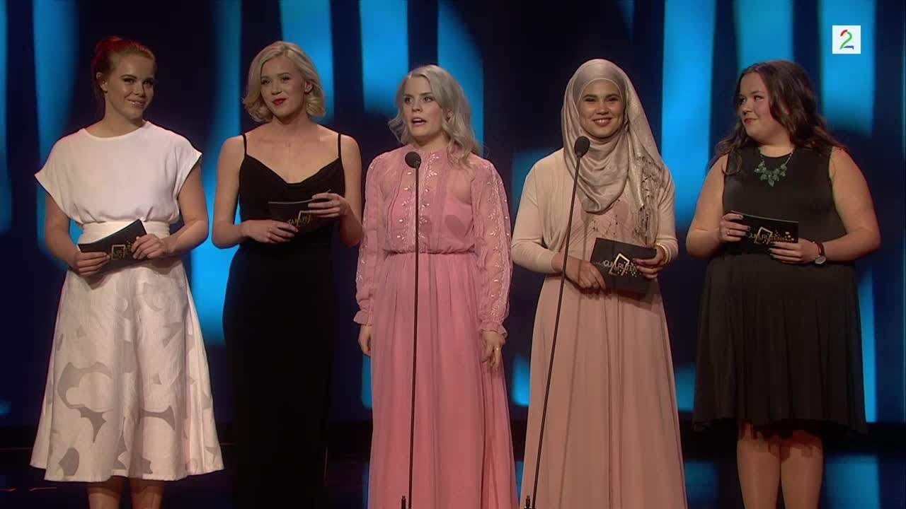 Jentene fra SKAM deler ut pris på Gullruten