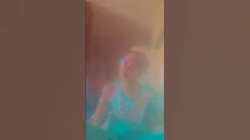 معاك ببقى بيبي بس معاهم ببقى عمو 