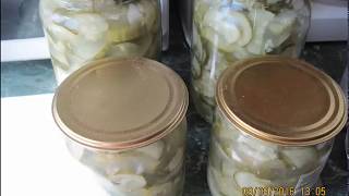 Закатываем салат из огурцов кусочками (Roll the cucumber salad pieces) Закатываем салат из огурцов кусочками (Roll the cucumber salad pieces)