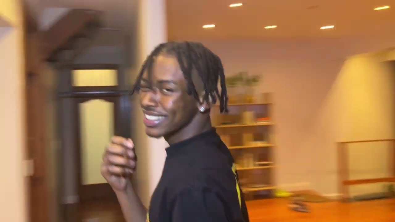 На улице с ребятами на шоу @Drama