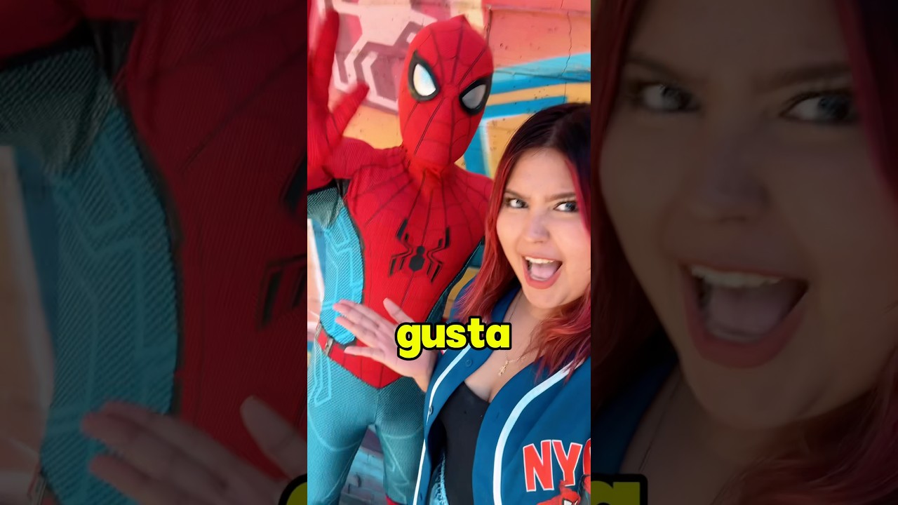EXTRAÑO A SPIDERMAN