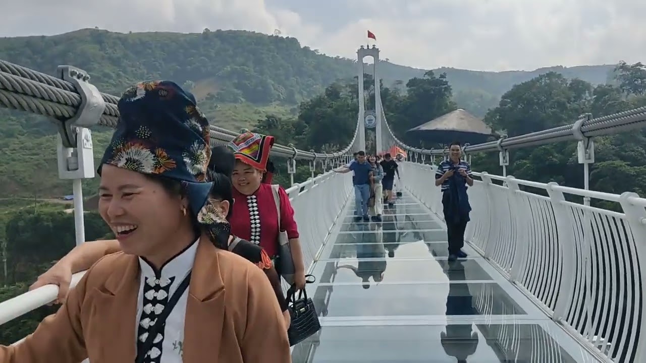 Hát Thái Cầm Vui - Hội đồng hương Mường Trai: Tham quan cầu kính Bạch Long, Mộc Châu