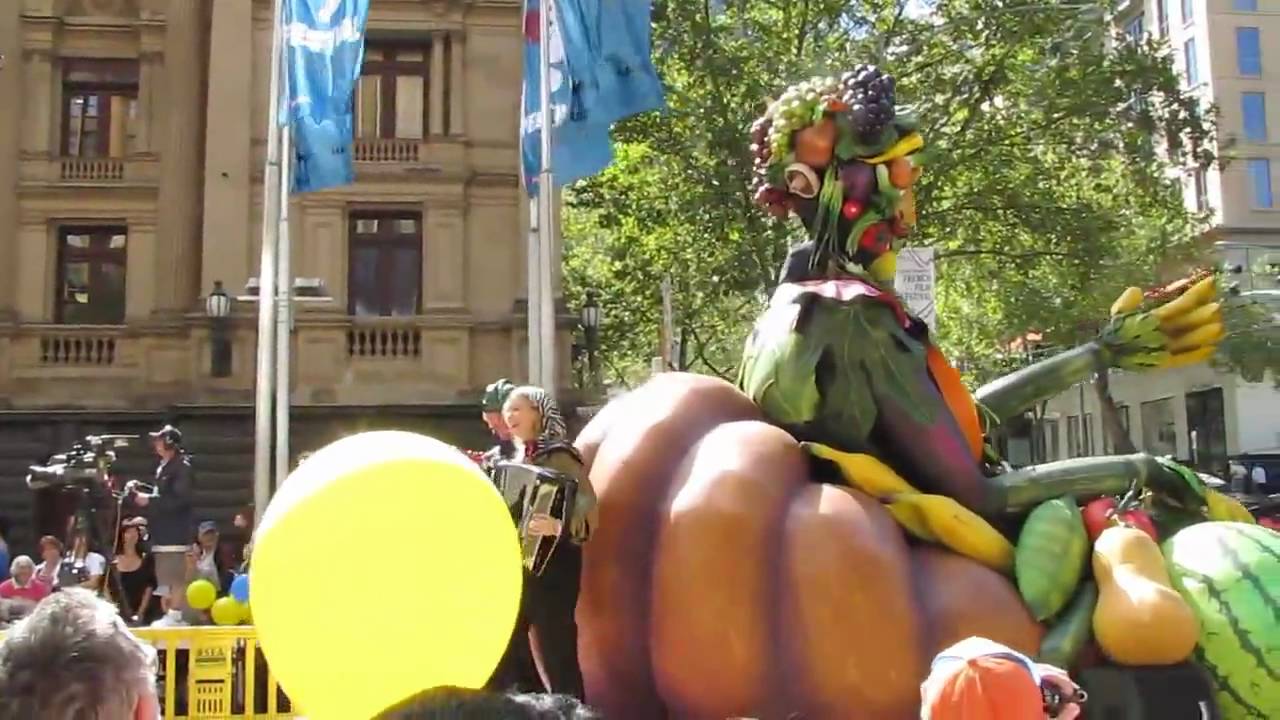 Moomba Parade 2010 at Swanston Street, Melbourne Australia 9