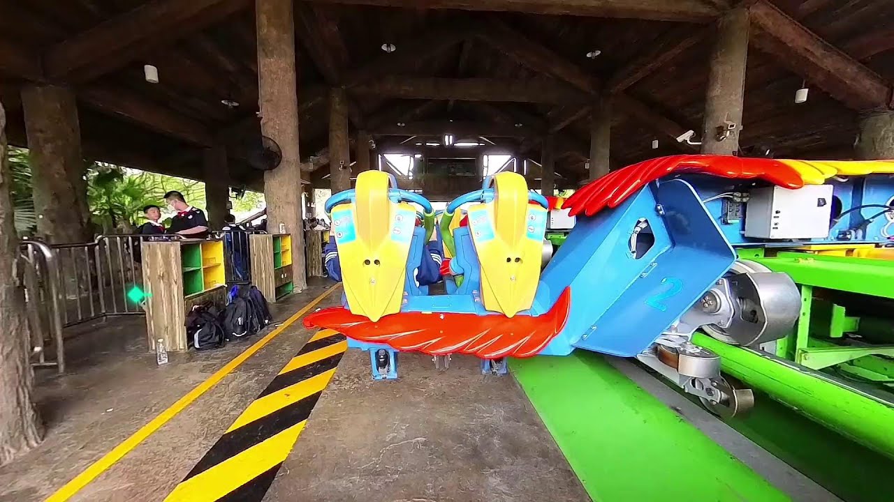 Challenge the first-person perspective on the Parrot Coaster at Zhuhai Chimelong Ocean Kingdom