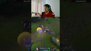 Jinx, rocket on Evelynn predict her ult 😂twitch.tv/cyoxic