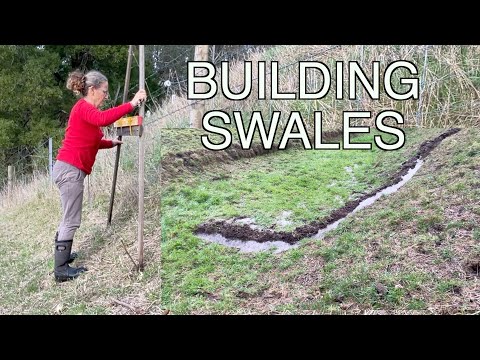 Video: Garden Swales - Tips Membuat Sengkedan Di Taman Anda