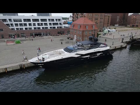 Hafenreport Wismar: Luxusyacht Cinderella Noel III