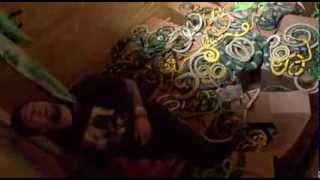 Jackass 3D "Bam llora en hoyo de serpientes" screenshot 3