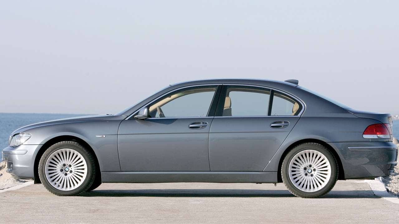 Бмв 750i 2005