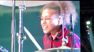 Foo Fighters Inglewood Forum  2021. Dave Grohl meets Nandi Bushell 8/26/2021