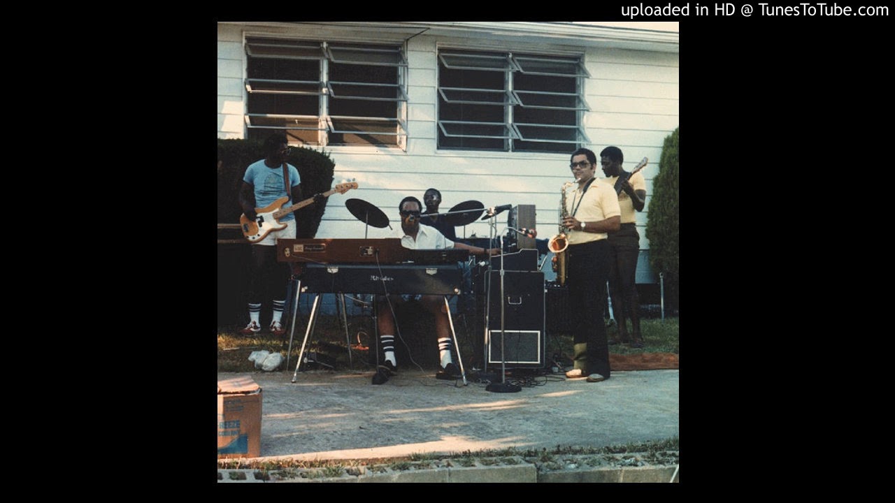 George Smallwood - Into Your Love acordes