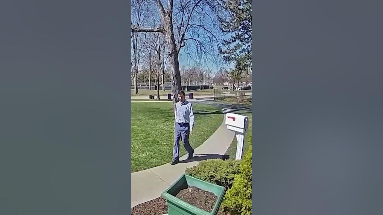 USPS worker dances while delivering mail in Bay City