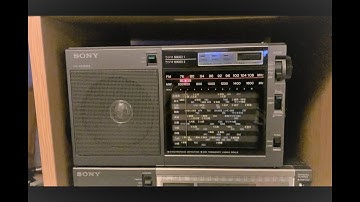 Sony ICF-EX5MK2 vs ICF-2001D - a super stable signal from RNE Radio Nacional, Madrid, 585 kHz