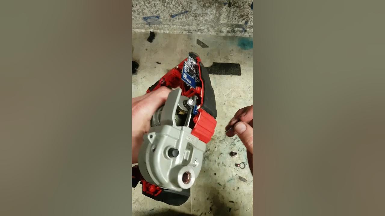 Repairing a milwaukee grease gun that will not pump under pressure