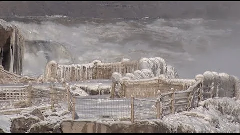 Hukou Waterfall Decorated with Splendid Icicles
