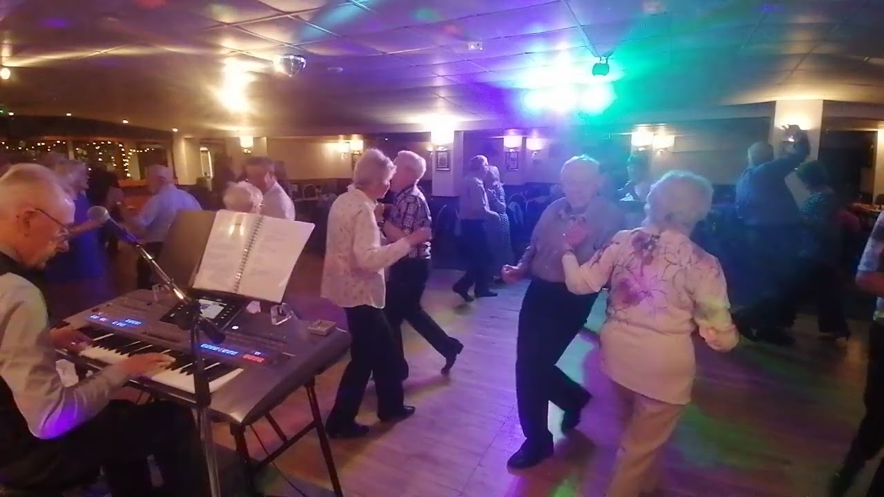 Larry Green- Roffey 15.5.22 Sindy Swing