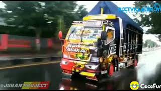 Story wa truk new tawakal indonesia ( cctv klaten oyi )