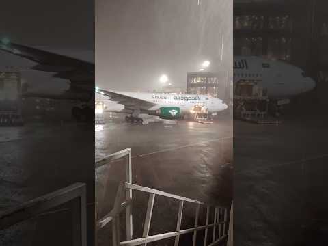 BOM is going crazy today 25 May | #rain #raining #heavyrain #planespotting #csmia #plane #aviation