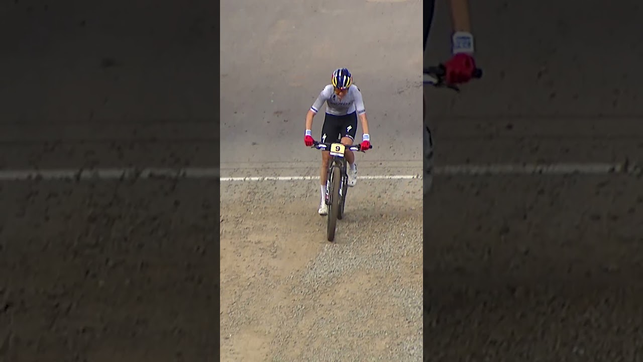 Laura Stigger Wins Her First Ever Elite XCO World Cup!