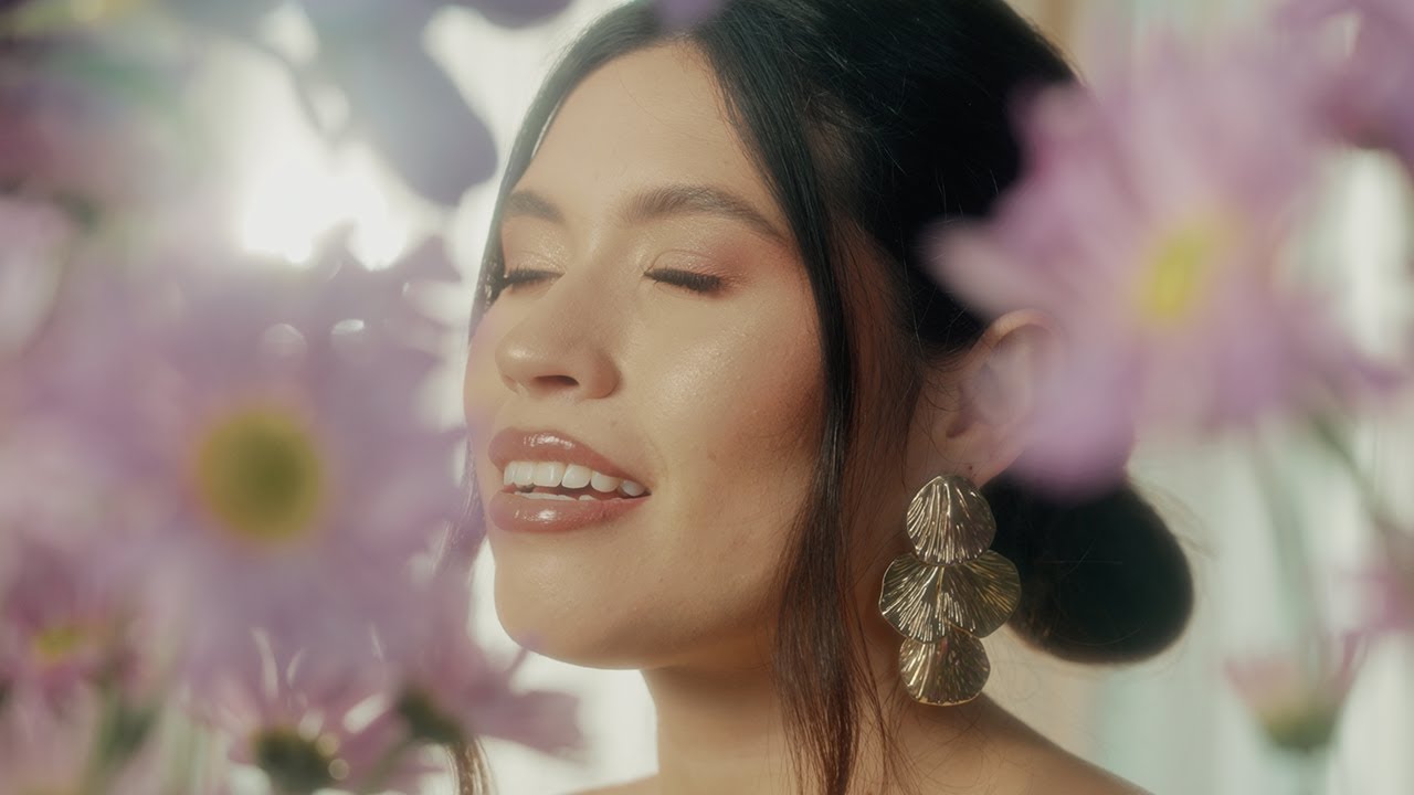 Guarda ANNI K - MIS DUDAS (Video Oficial) su YouTube Guarda ANNI K - MIS DUDAS (Video Oficial) su YouTube