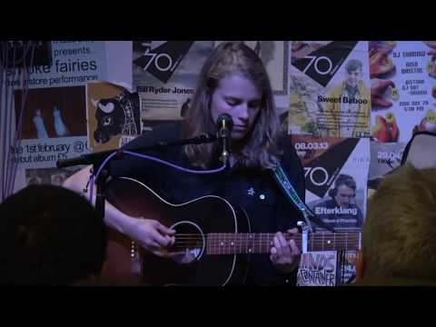 Marika Hackman - Cigarette (live at Rise, Bristol - 5th June 17)