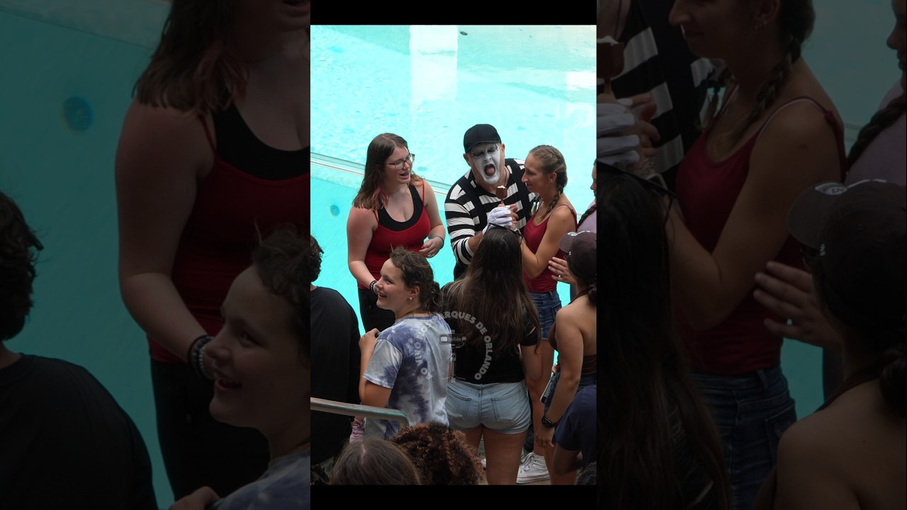 Tom o mímico tentou comer o sorvete da garota 🍦🤤😂🤣 #tomthemime #seaworldmime #seaworldorlando